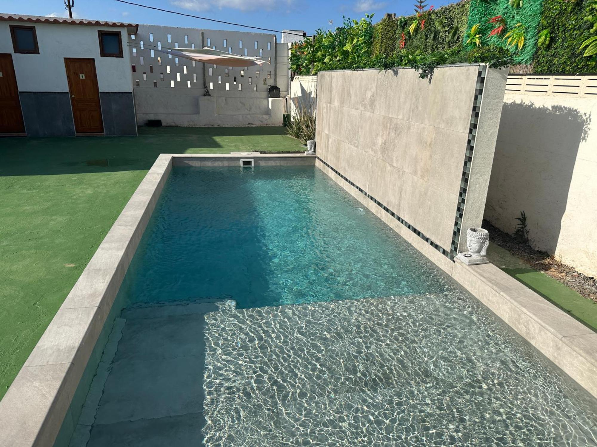 Gasthaus Valtisya Pool And Airport Telde Exterior foto